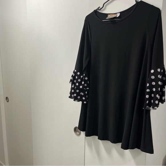 Dare to be stylish black top size medium - Picture 3 of 3